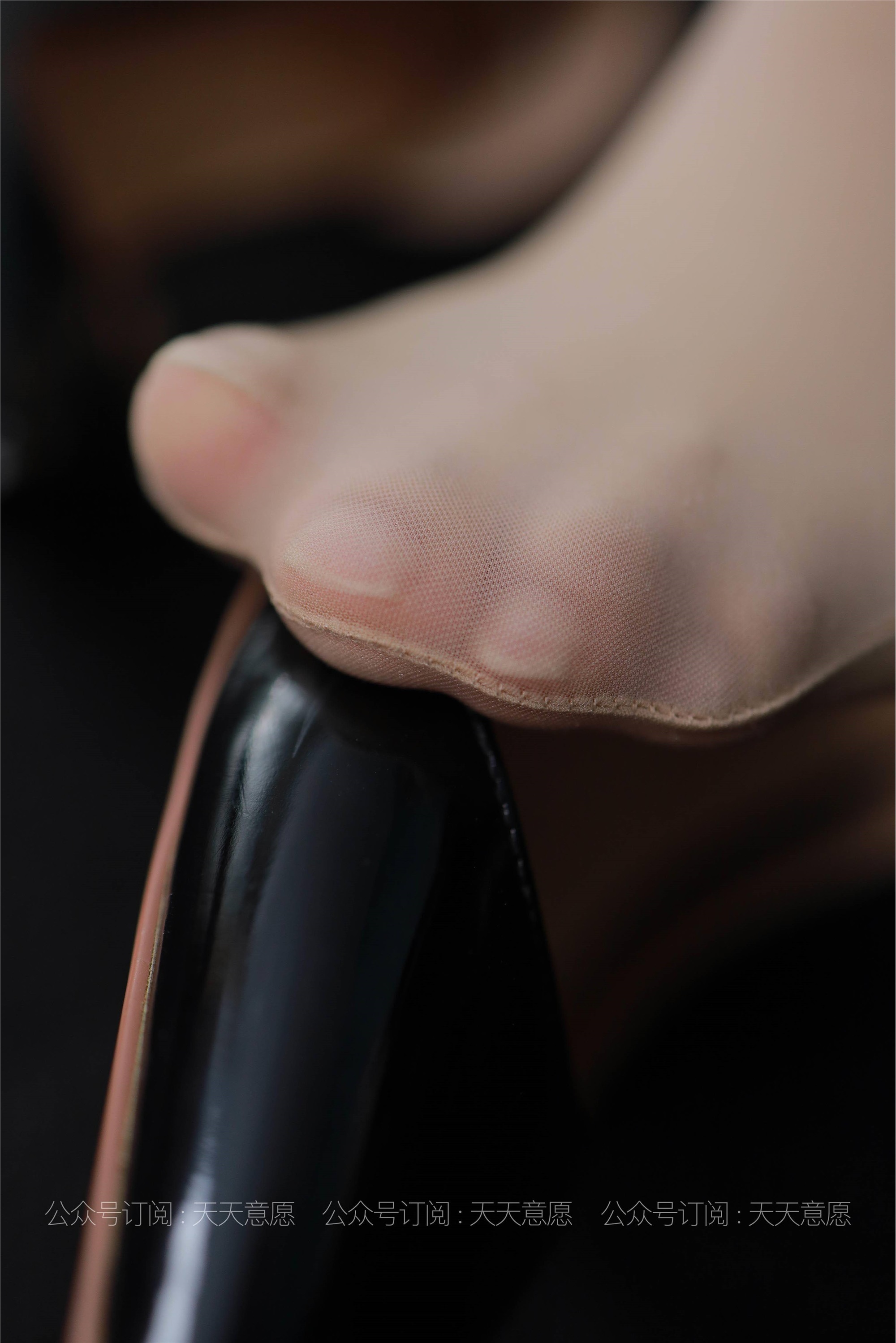 IESS异思趣向 - 模特：肉肉《性感秘书泡咖啡》